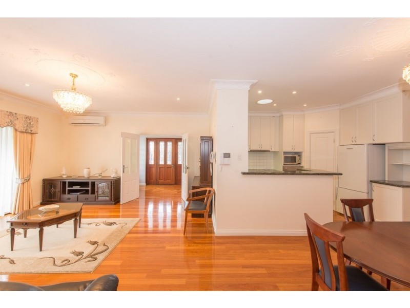 12C Sumich Gardens, Coogee WA 6166