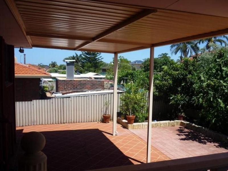 30 Hanlon Street, Hamilton Hill WA 6163