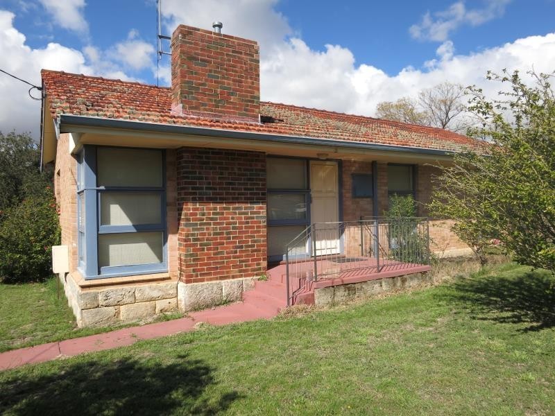 2 Carey Street, Willagee WA 6156