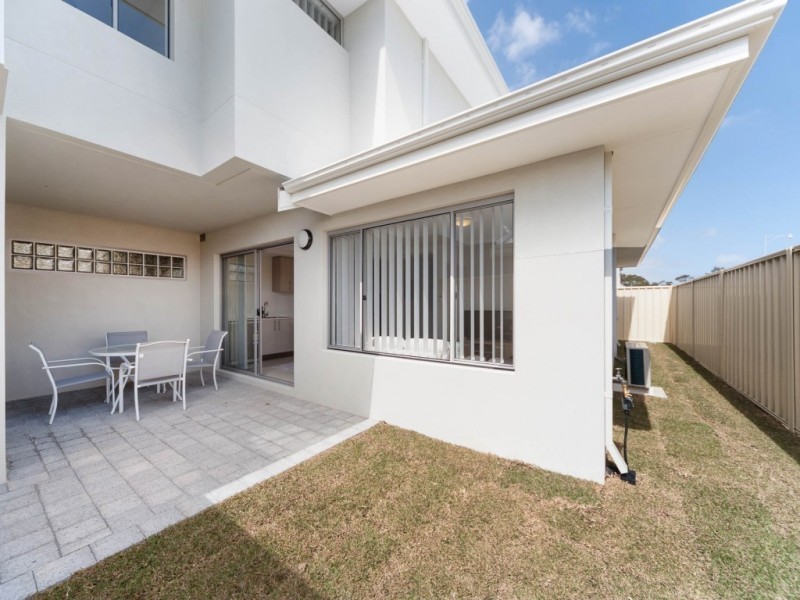 #2/8 NEMAGOLD GR, Coogee WA 6166