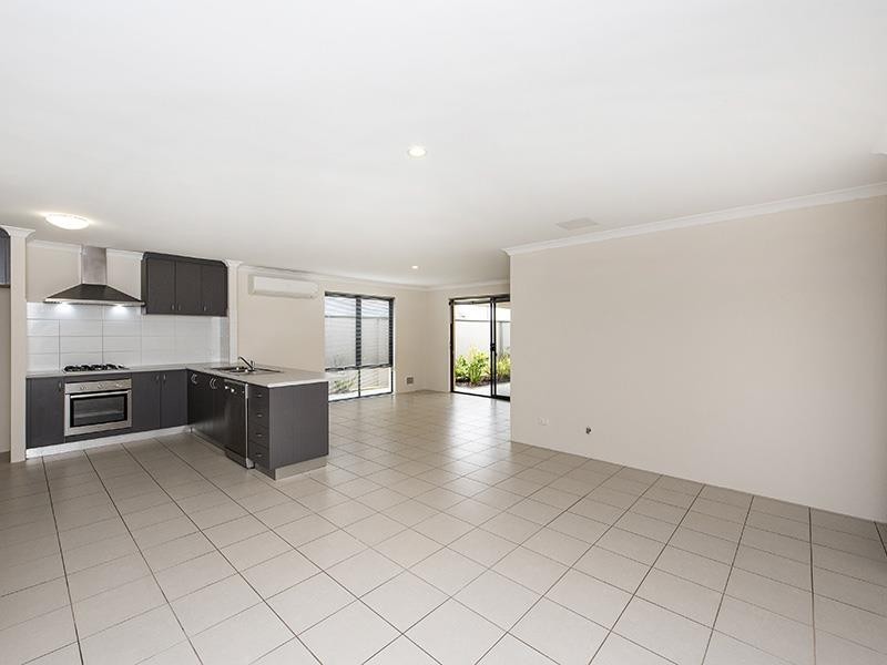 69 Sapphire Chase, Wellard WA 6170