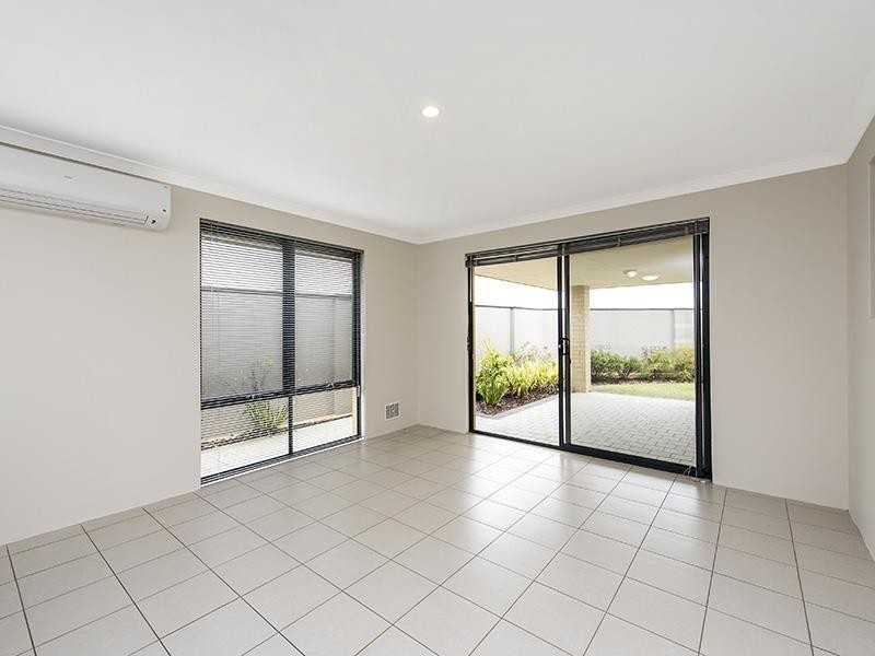 69 Sapphire Chase, Wellard WA 6170