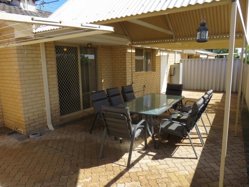 2/2 Bramston Street, Spearwood WA 6163