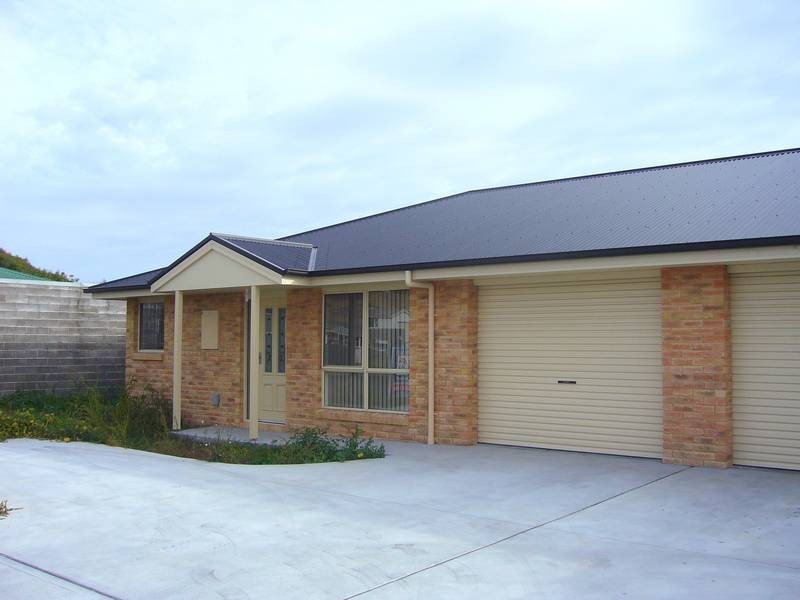 2/16 Bertha Street, Ulverstone TAS 7315