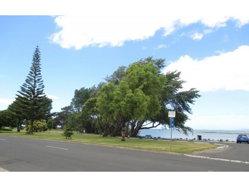 2/32 Victoria Parade, Devonport TAS 7310