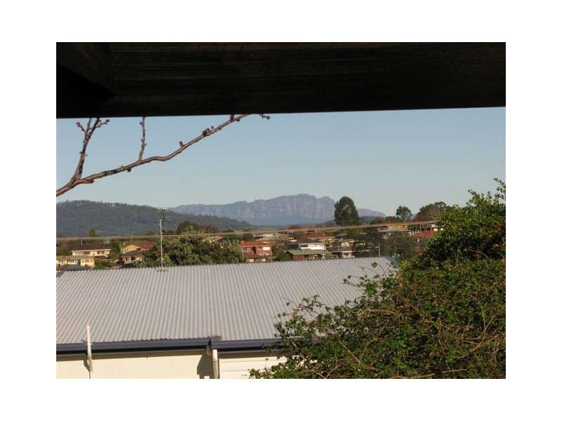 15 Hilltop Avenue, Devonport TAS 7310