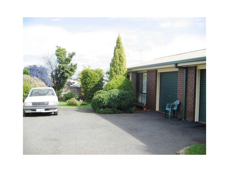 2/110 Caroline Street, East Devonport TAS 7310