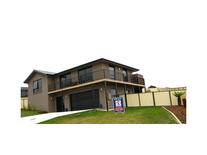 9 Dana Drive, Devonport TAS 7310