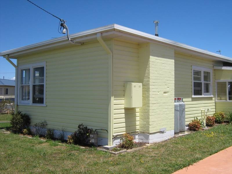 27 Madden Crescent, Devonport TAS 7310