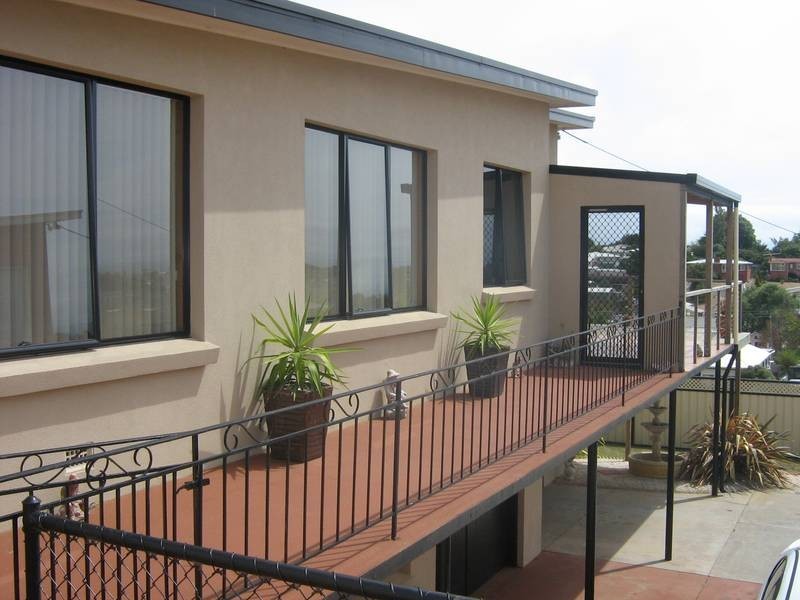1/185 Steele Street, Devonport TAS 7310