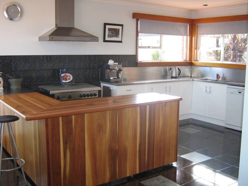 20 Hilltop Avenue, Devonport TAS 7310