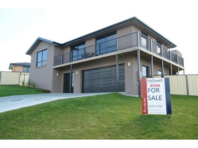 9 Dana Drive, Devonport TAS 7310