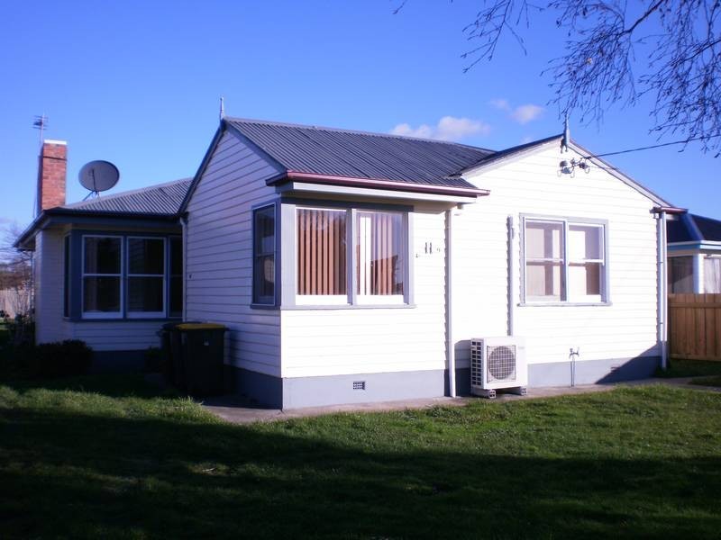2/11 Maxwell Place, Devonport TAS 7310