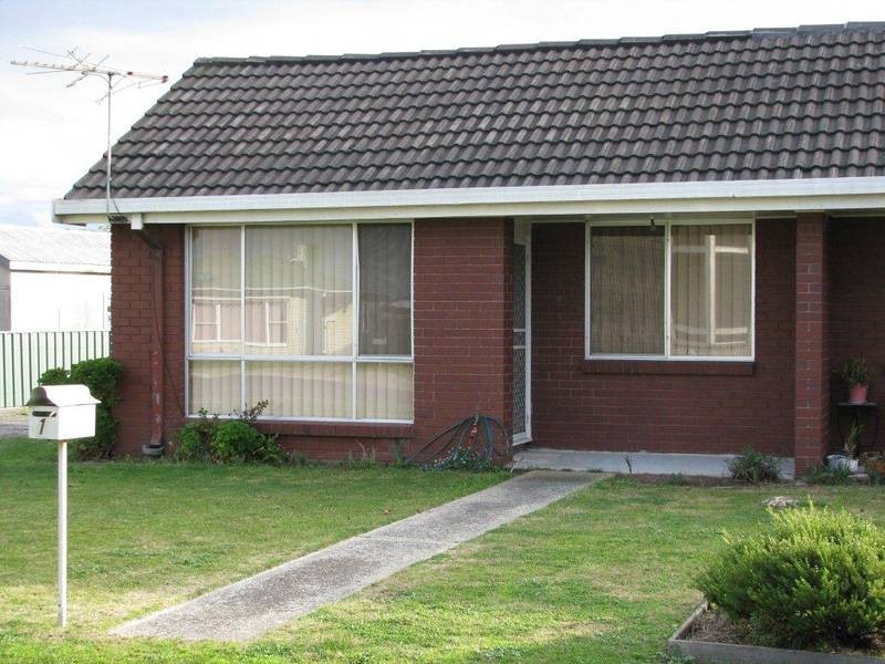 1/9 Moore Street, West Ulverstone TAS 7315