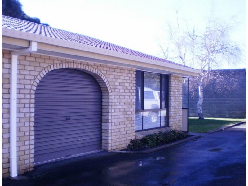 2/132 Watkinson Street, Devonport TAS 7310