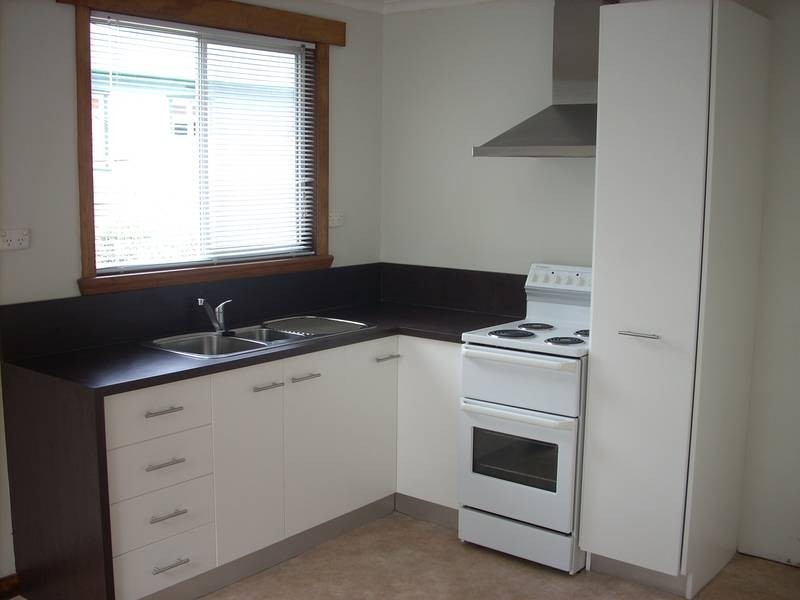 2/35 Hiller Street, Devonport TAS 7310