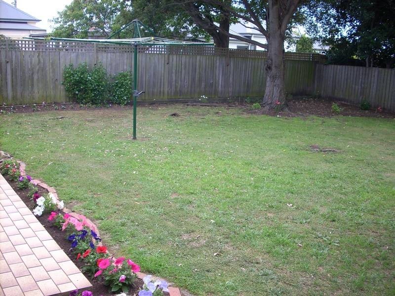 2/35 Hiller Street, Devonport TAS 7310