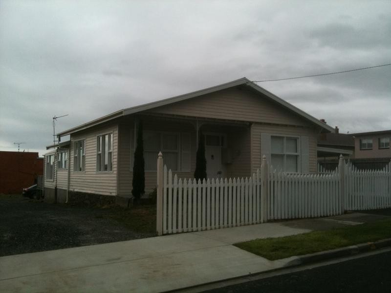 2 Barker Street, Devonport TAS 7310