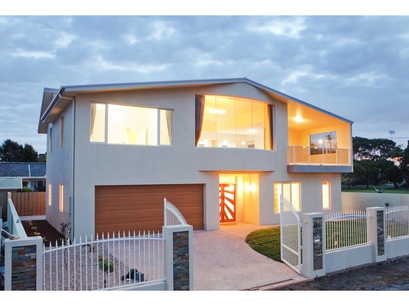 17 Gloucester Avenue, Devonport TAS 7310