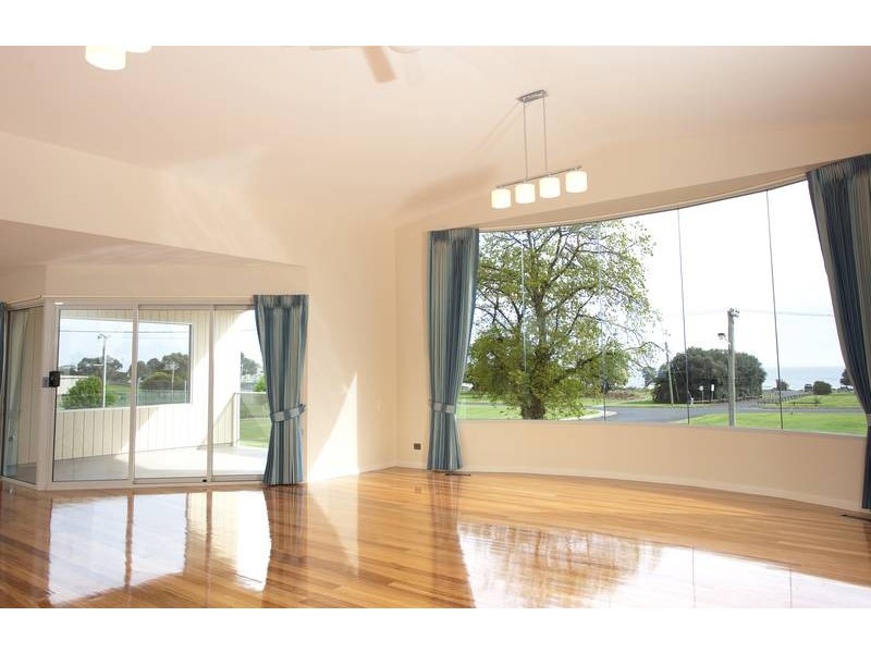 17 Gloucester Avenue, Devonport TAS 7310