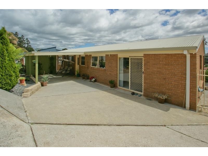 31 River Road, Ambleside TAS 7310