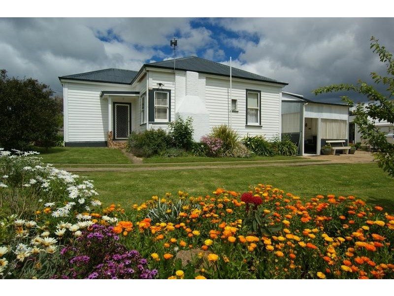 10 Holmes Road, Roland TAS 7306