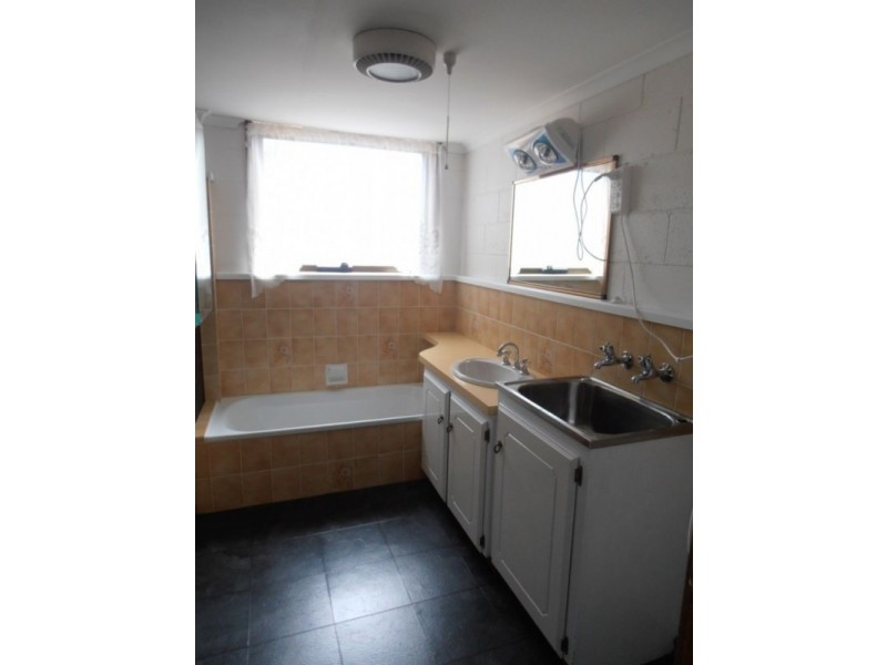 1/17 Victoria Parade, Devonport TAS 7310