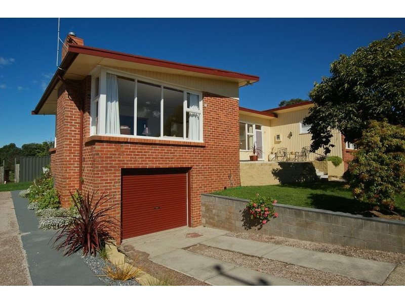 35 Middle Road, Devonport TAS 7310