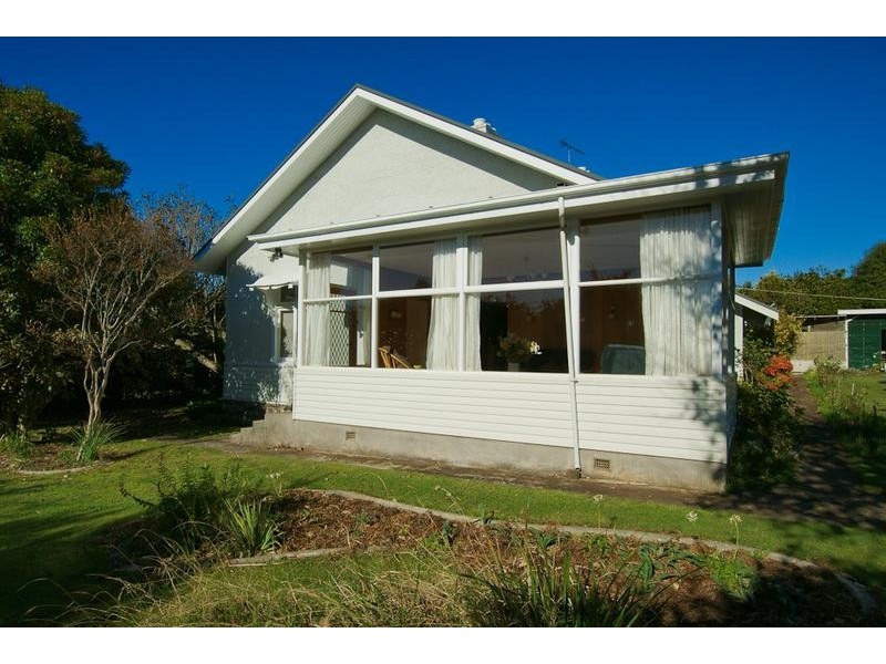 16 Ronald Street, Devonport TAS 7310