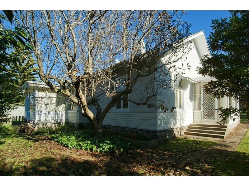 16 Ronald Street, Devonport TAS 7310