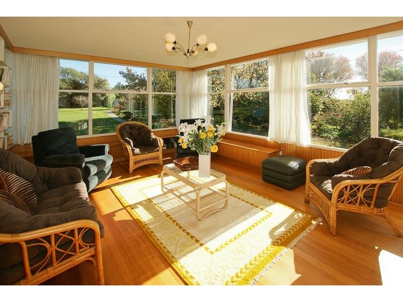 16 Ronald Street, Devonport TAS 7310