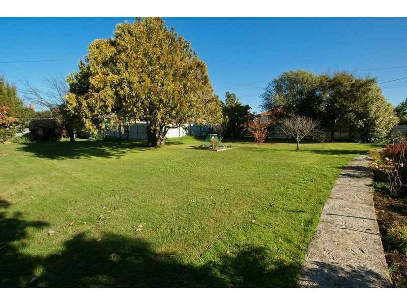 16 Ronald Street, Devonport TAS 7310