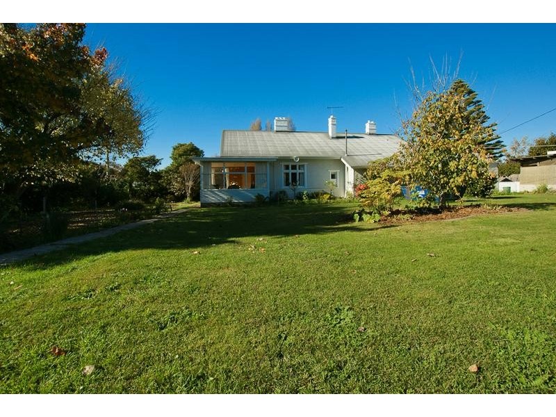 16 Ronald Street, Devonport TAS 7310