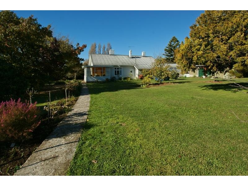 16 Ronald Street, Devonport TAS 7310