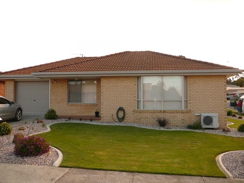 2/13 Arden Avenue, Devonport TAS 7310
