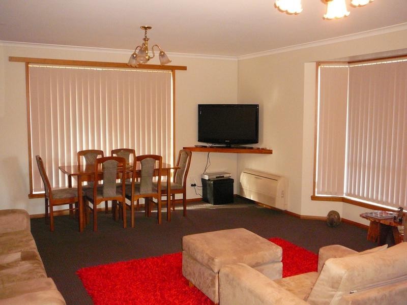 2/13 Arden Avenue, Devonport TAS 7310