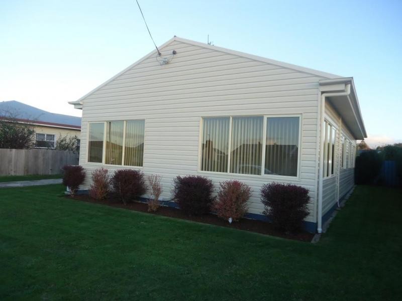 131 oldaker Street, Devonport TAS 7310