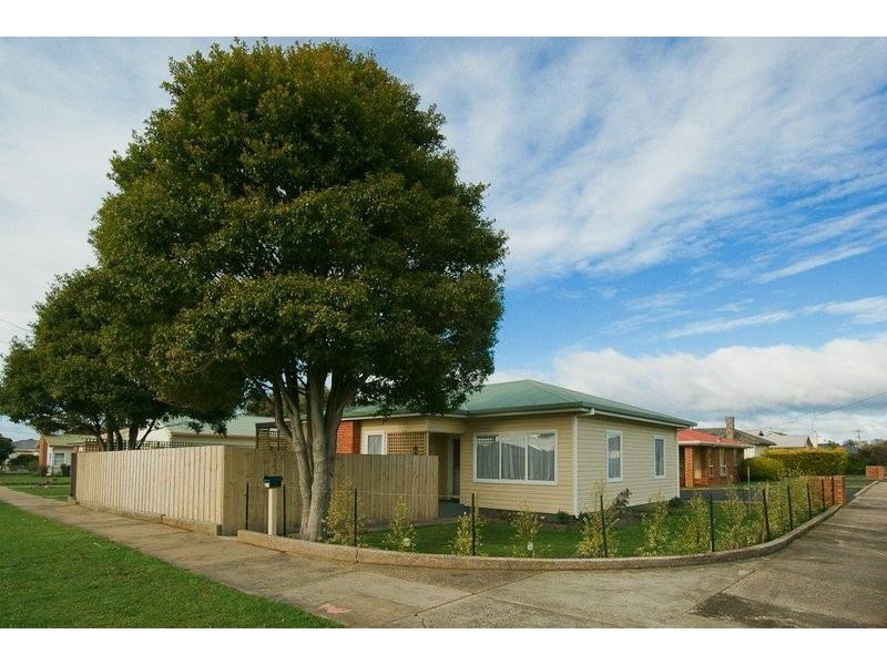 1/101 Madden Street, Devonport TAS 7310