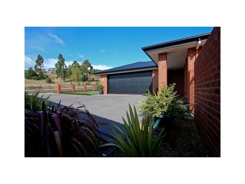 27 Hedstrom Drive, Devonport TAS 7310