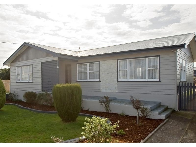 6 Middle Road, Devonport TAS 7310