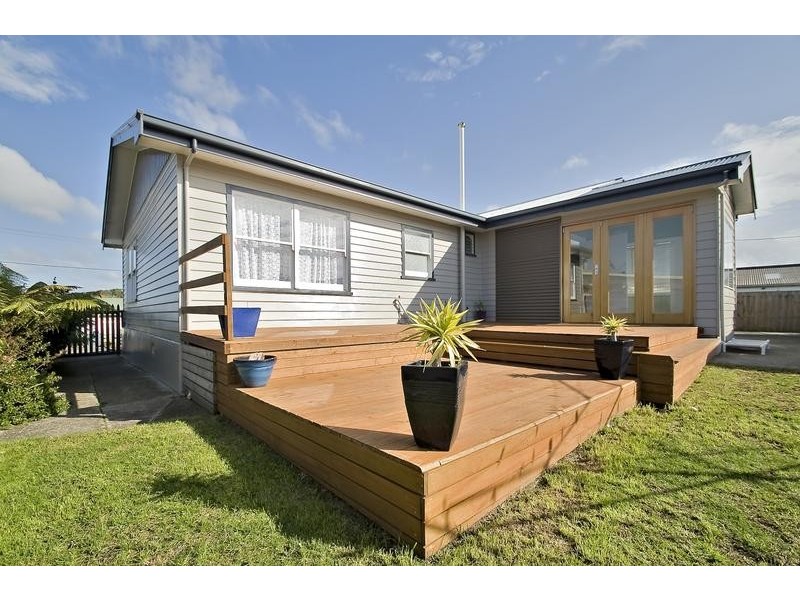 6 Middle Road, Devonport TAS 7310