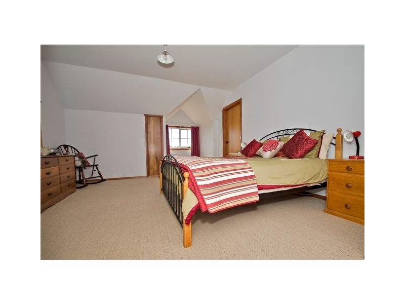 15 Westbury Place, Devonport TAS 7310