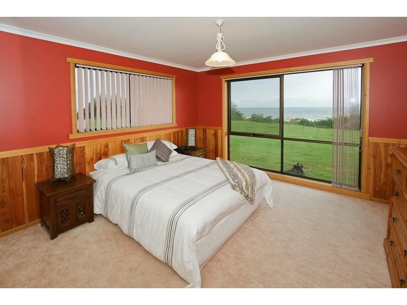 534 Penguin Road, Penguin TAS 7316