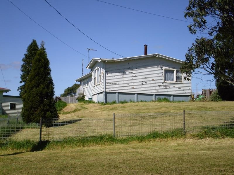 24 Counsel Street, Zeehan TAS 7469