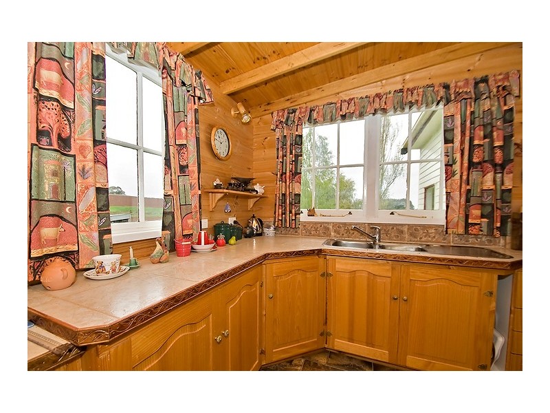 1050 Sheffield Rd, Lower Barrington TAS 7306
