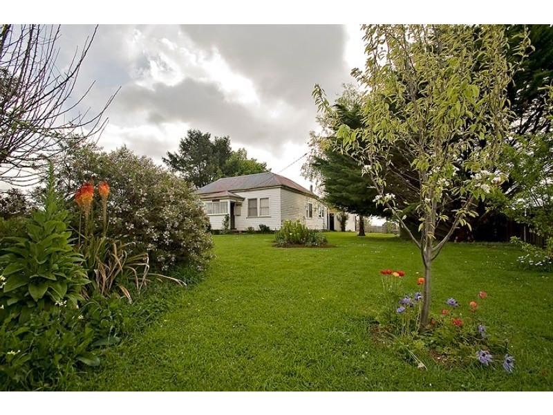 14 Holmes Road, Roland TAS 7306