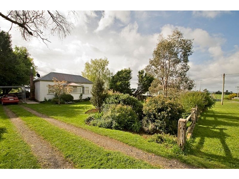 14 Holmes Road, Roland TAS 7306