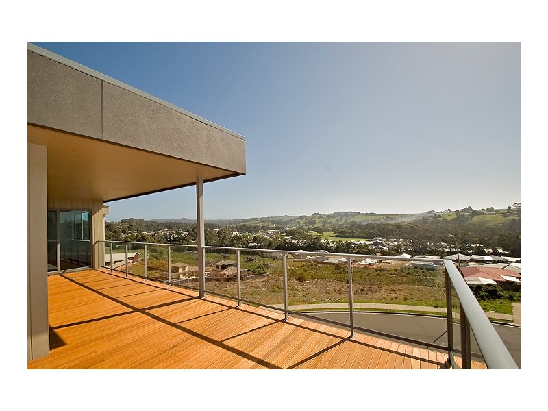 2 Tomarah Crescent, Devonport TAS 7310