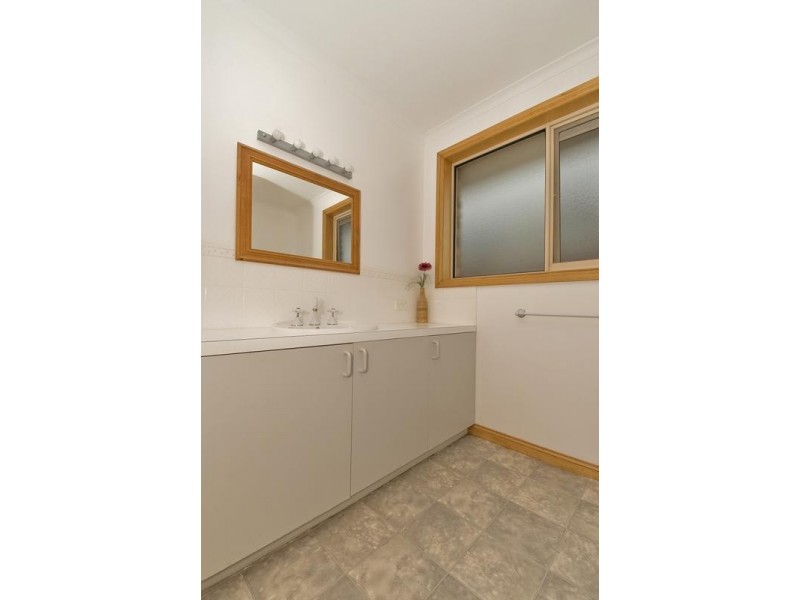 11 Clare Court, Devonport TAS 7310
