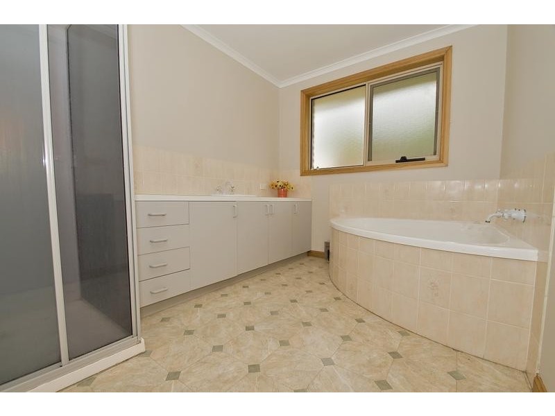 11 Clare Court, Devonport TAS 7310